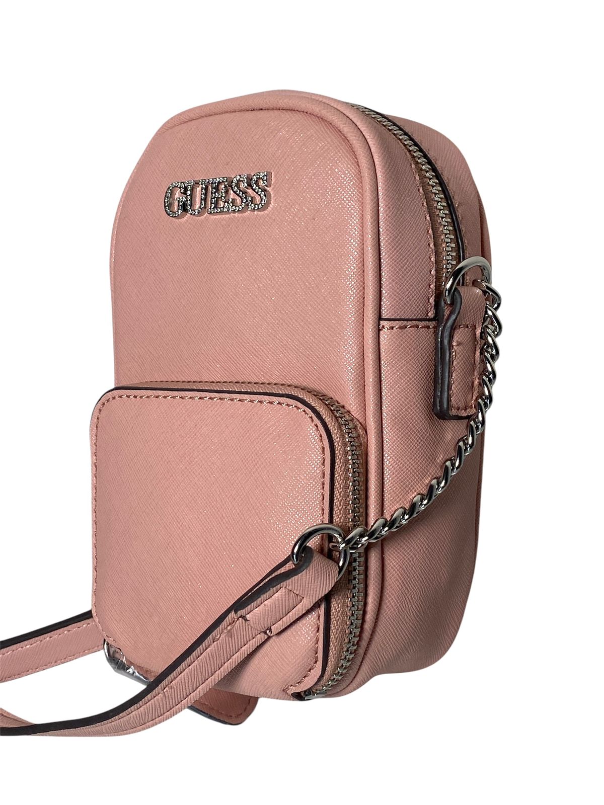 "Detalles de cadena en la Crossbody Guess Rosa Compacto"