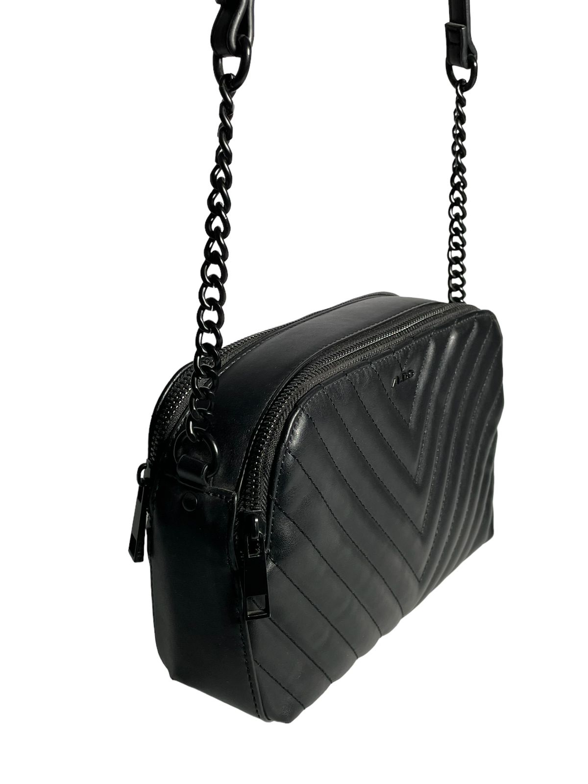 Bolsa ALDO Negra con diseño sofisticado y minimalista.