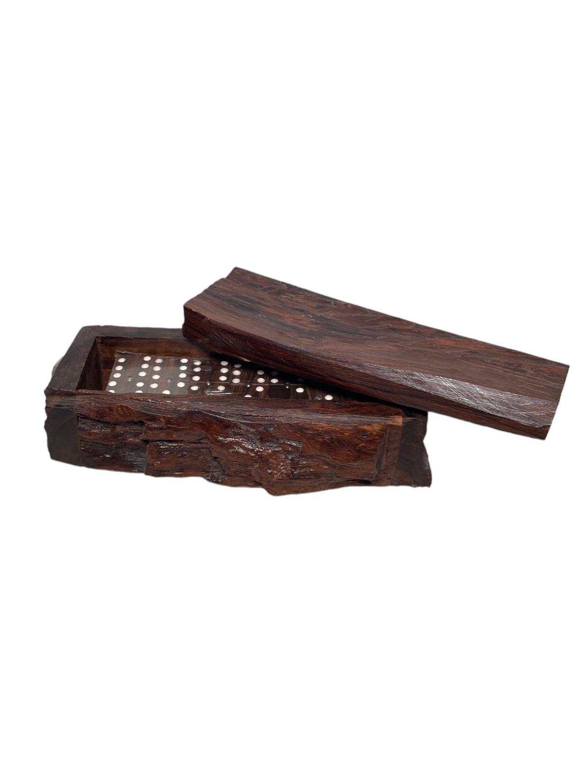Dominó de lujo en madera de palo fierro, ideal para coleccionistas y amantes del juego.