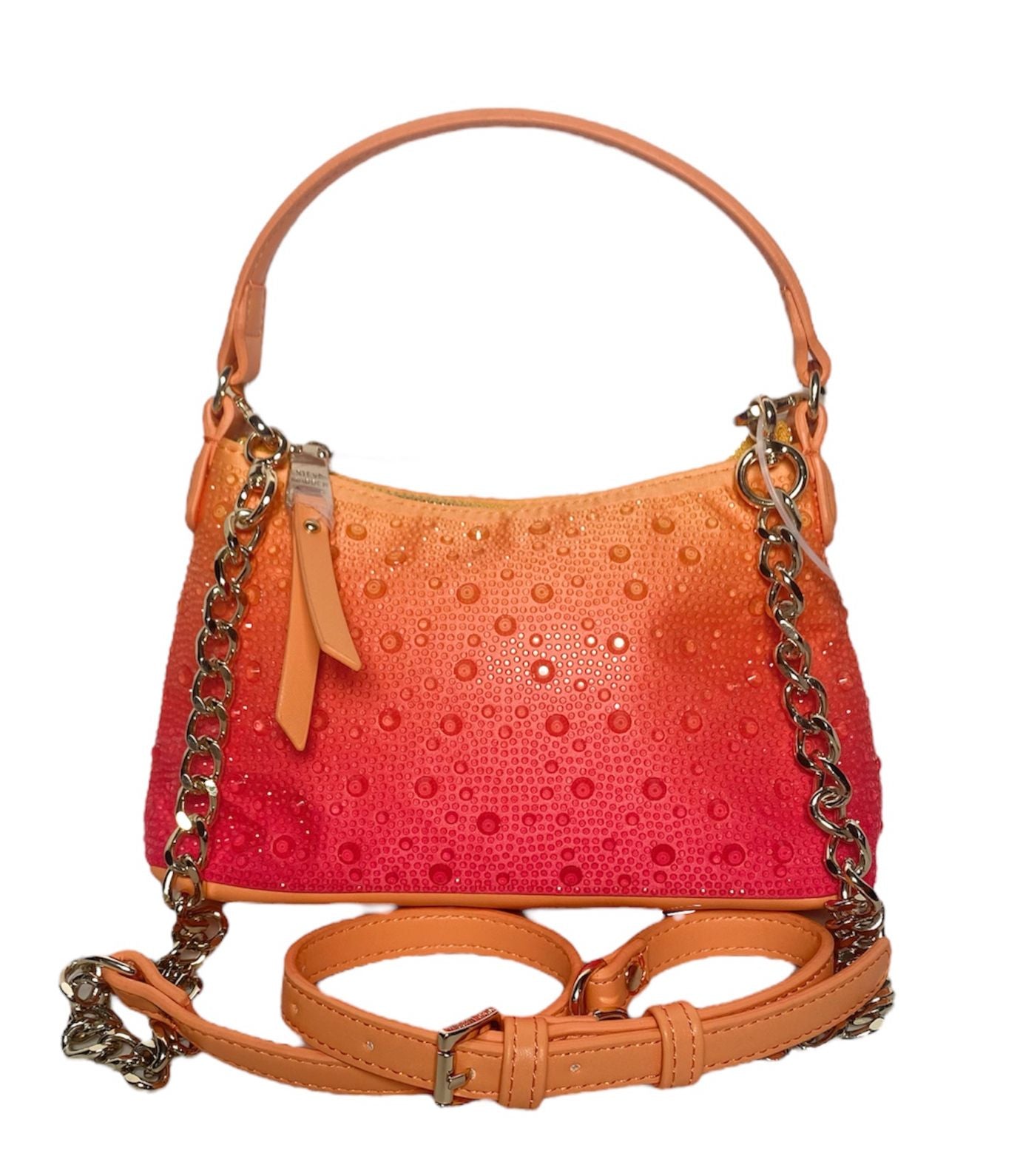 "Bolsa Steve Madden naranja, vista frontal con logotipo en relieve."